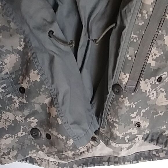 GI M-65 Field Jacket ACU Digital Camo Universal Pattern Fits Women's Large Well - Picture 11 of 12
